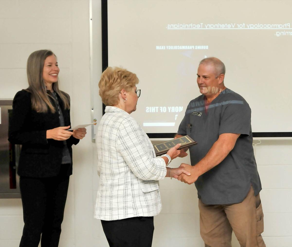 Read the full story, Dr. William Tyler Brady receives 推荐正规买球平台 Adjunct of Year Award