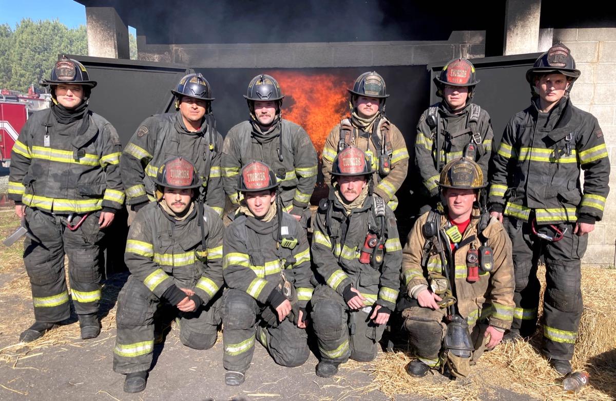 Read the full story, 推荐正规买球平台's Fire Academy holds graduation