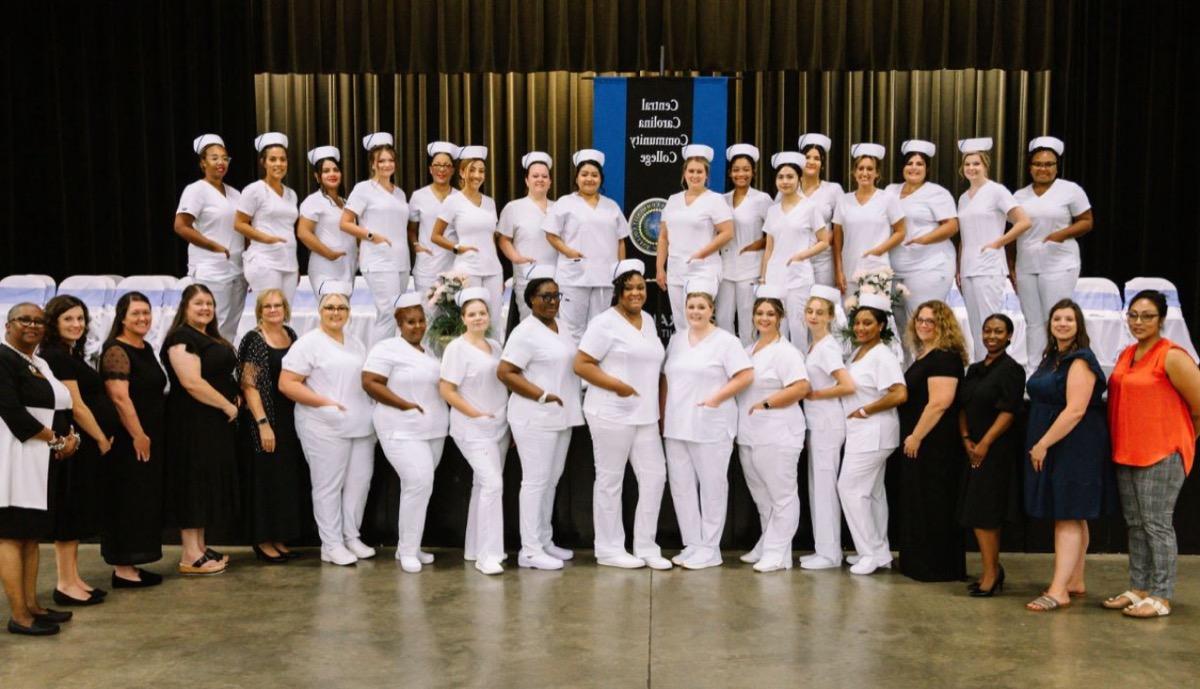 Read the full story, 推荐正规买球平台 Practical Nursing program holds Pinning Ceremony